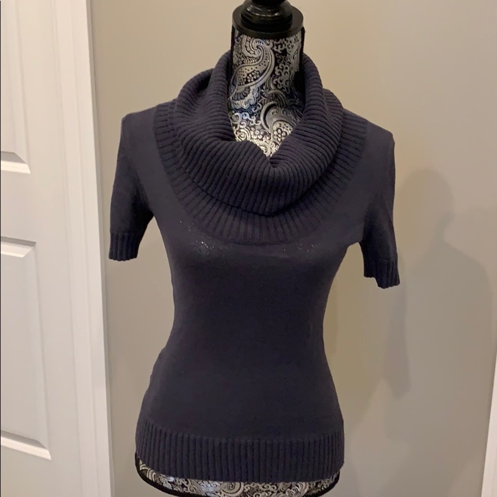 *Bundle 3 for $15* 
BCBG MaxAzria Top